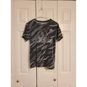 Adidas xl 18/20 boys athletic grey tshirt